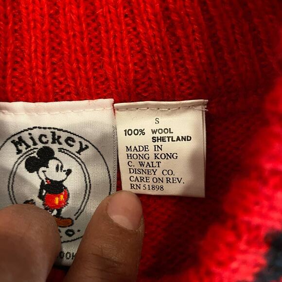 VTG Mickey Mouse Red and Black 100% Knitted Shetland Wool Sweater S - Picture 2 of 10